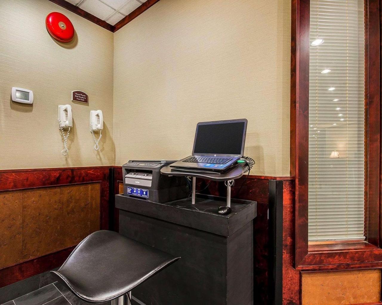 Comfort Inn & Suites Victoria Ngoại thất bức ảnh